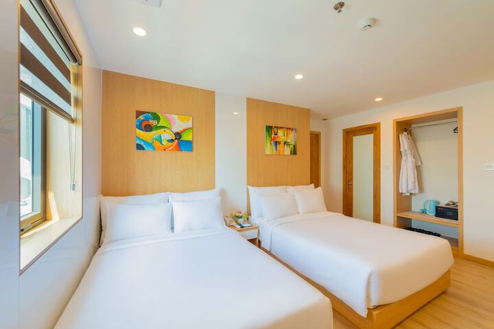 Room 16 of 65