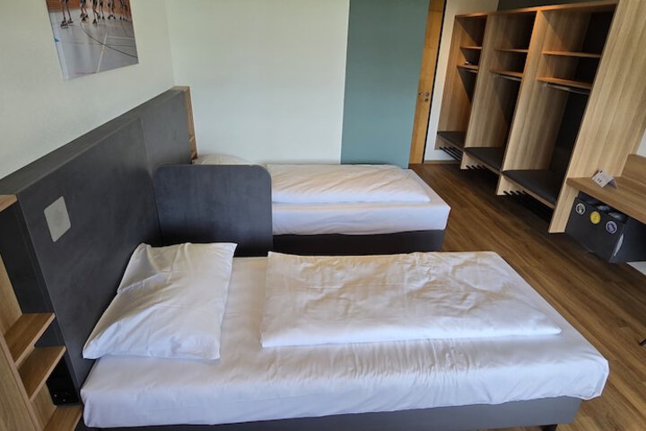 Room 32 of 84