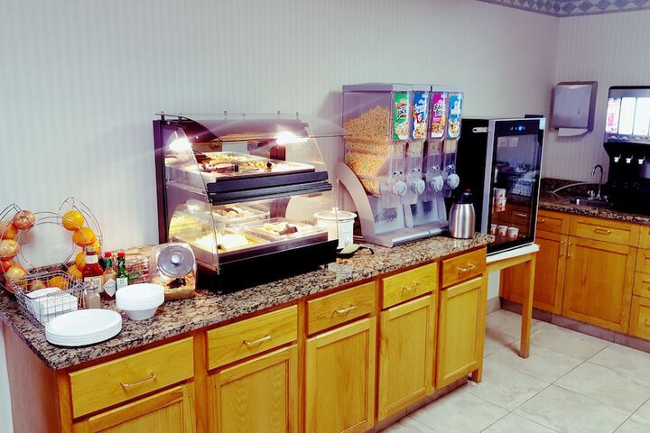 Breakfast/Coffee Service 29 of 38