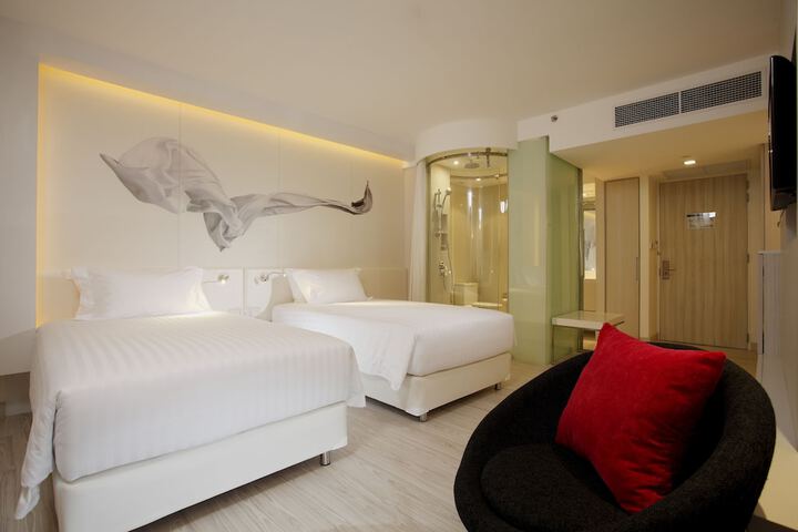 Room 7 of 140