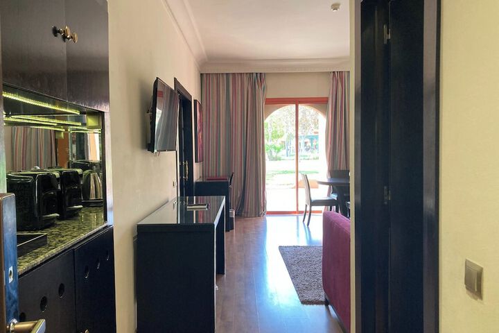 Room 28 of 127