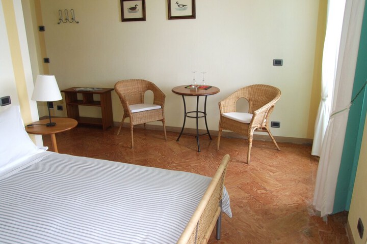 Room 2 of 15