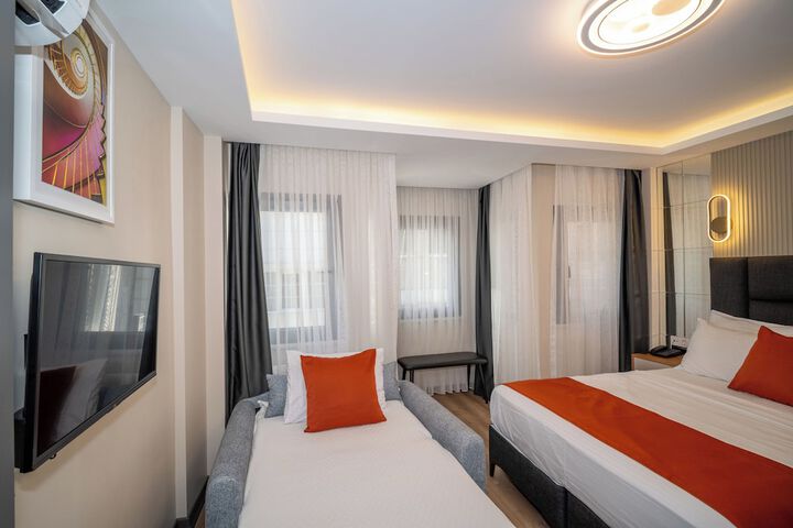 Room 34 of 60