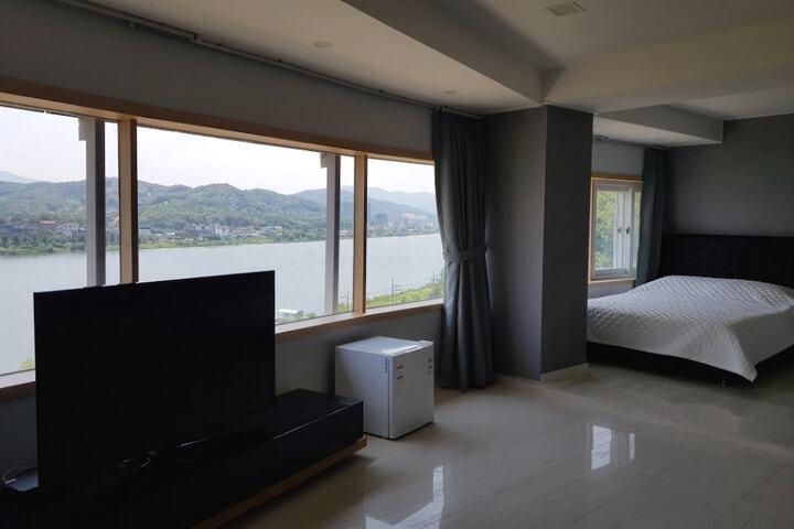 Room 30 of 62