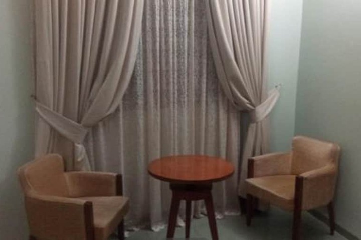 Room 13 of 34