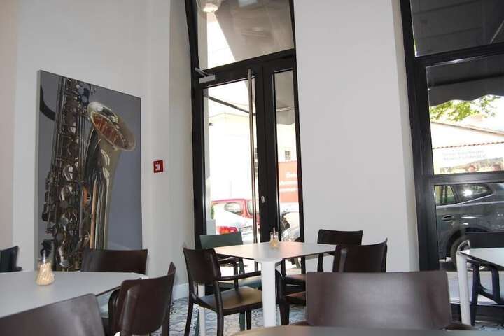 Dining 41 of 67