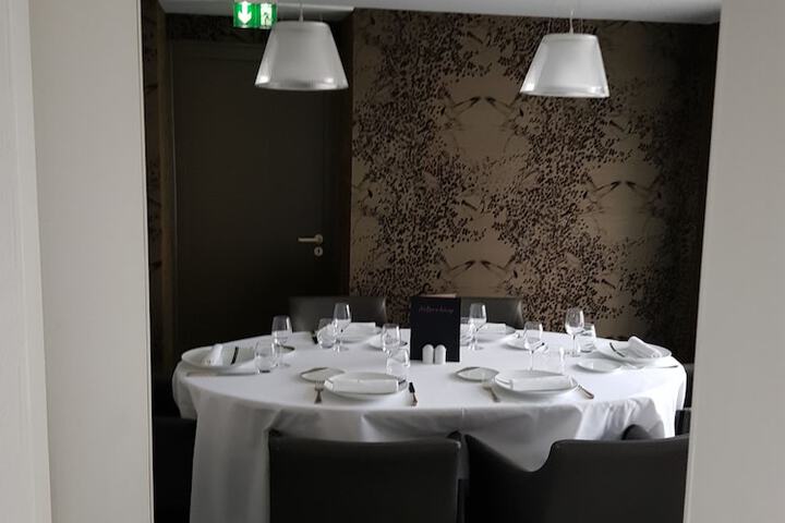 Dining 36 of 46
