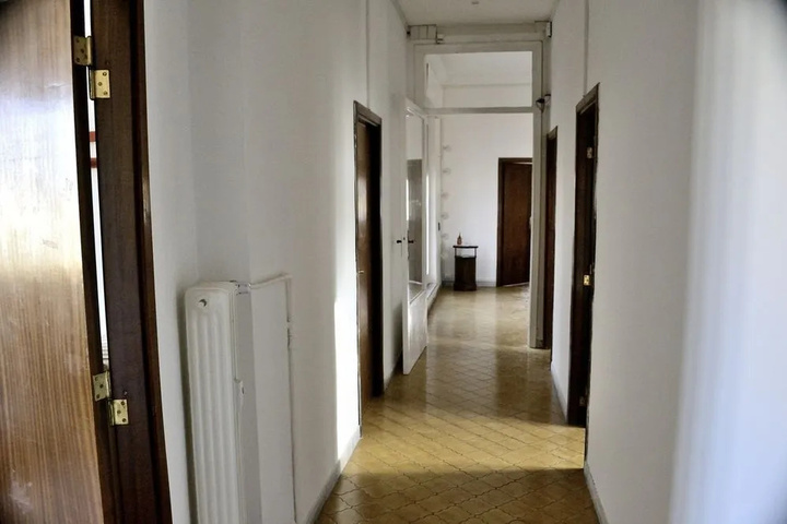 Room 12 of 22
