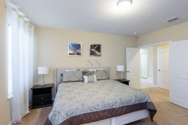 Room 208 of 687