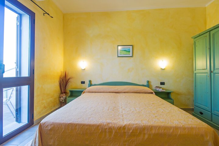 Room 6 of 52