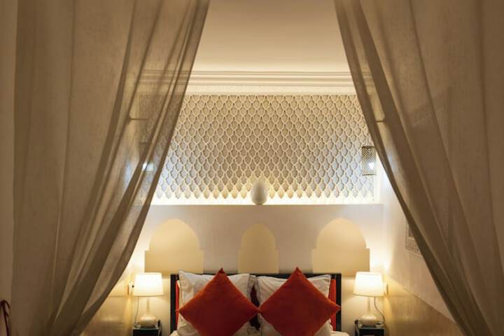 Room 8 of 74