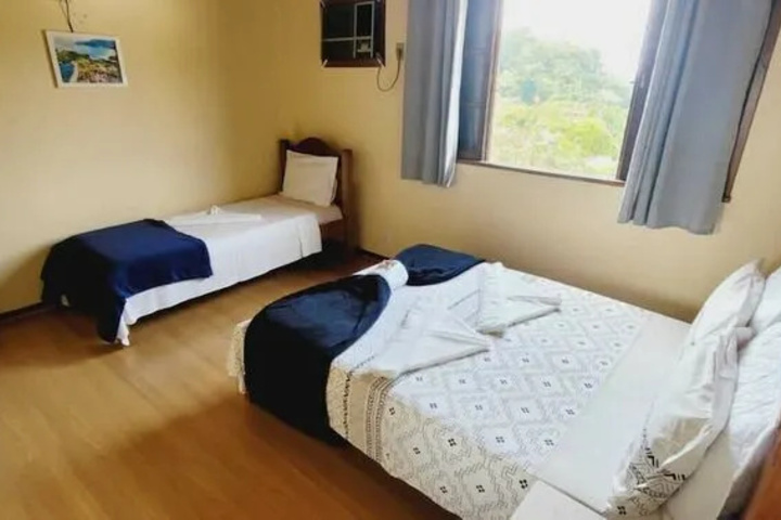 Room 8 of 10