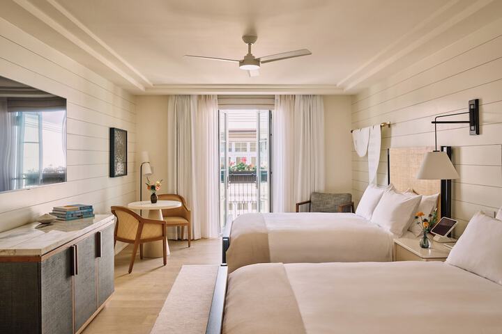 Room 15 of 93
