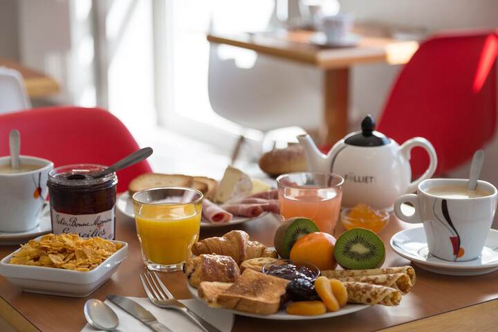 Breakfast/Coffee Service 28 of 33