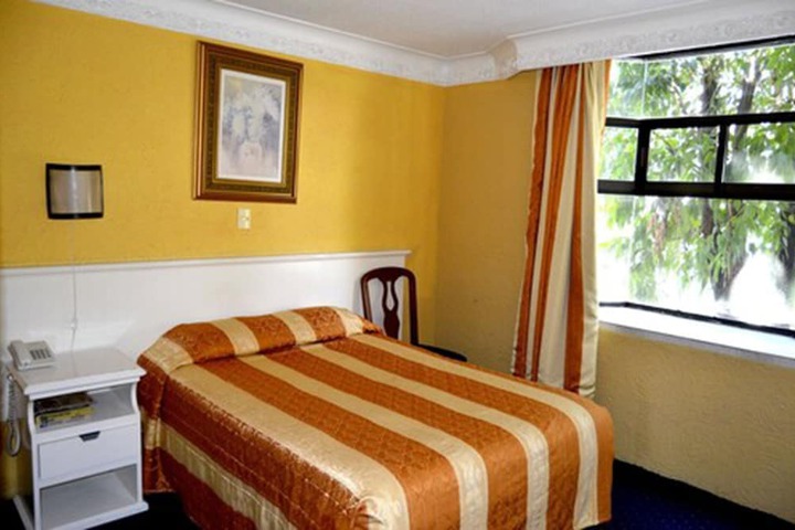 Room 12 of 21