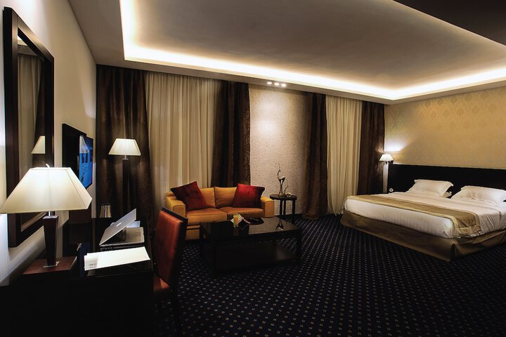 Room 15 of 40