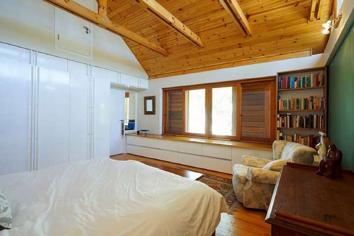 Room 2 of 18