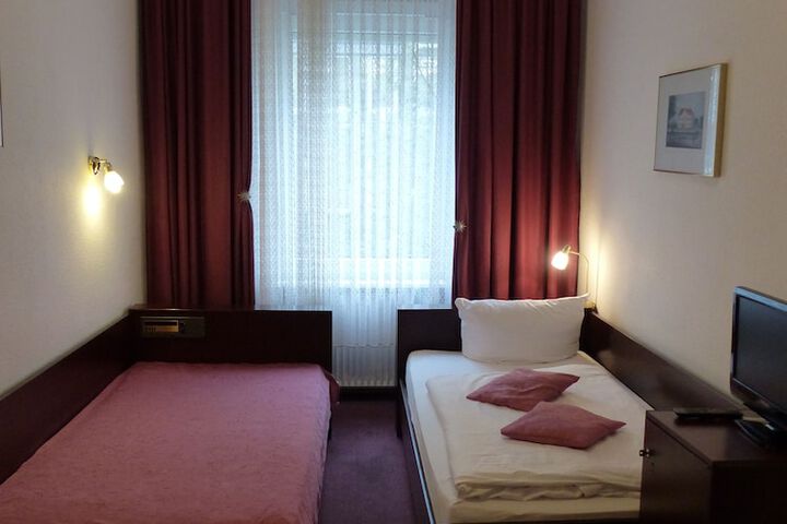 Room 4 of 51