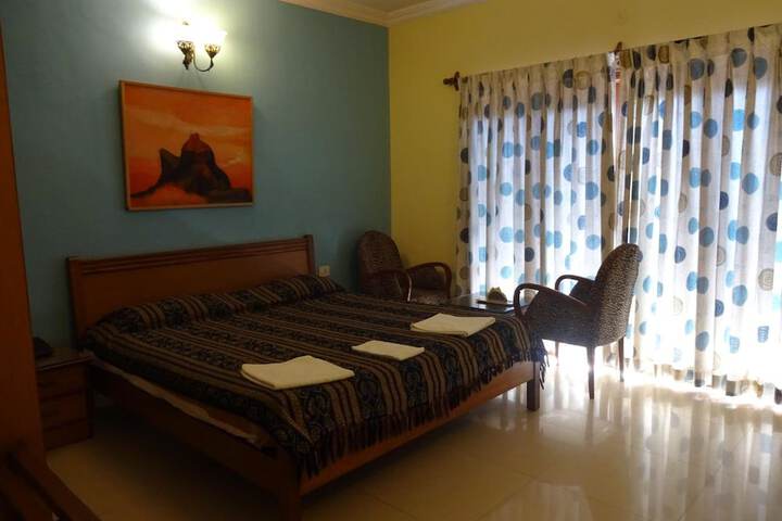 Room 6 of 63