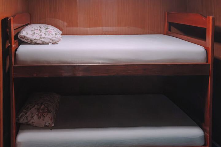 Room 6 of 18