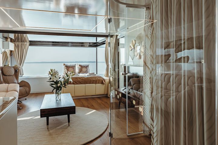 Room 43 of 82