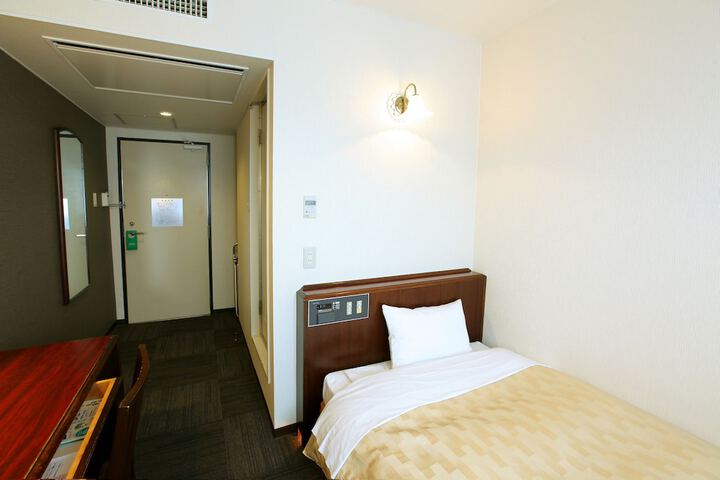 Room 17 of 122