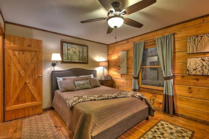 Room 2 of 17