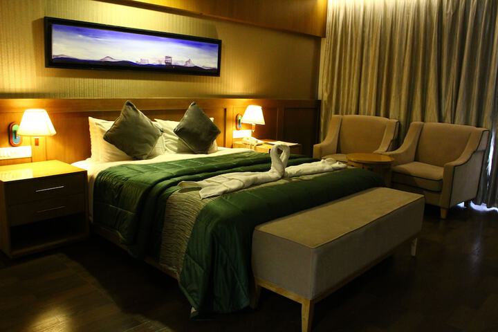 Room 4 of 47