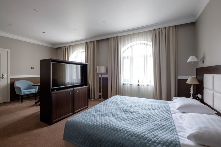 Room 7 of 49