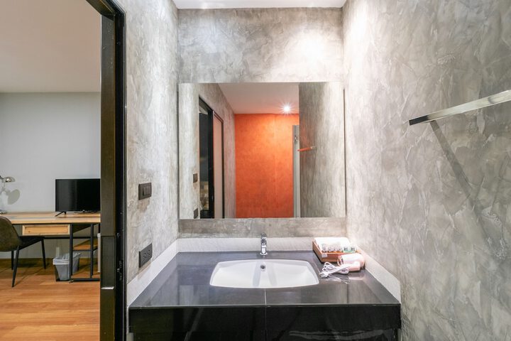 Room 41 of 60