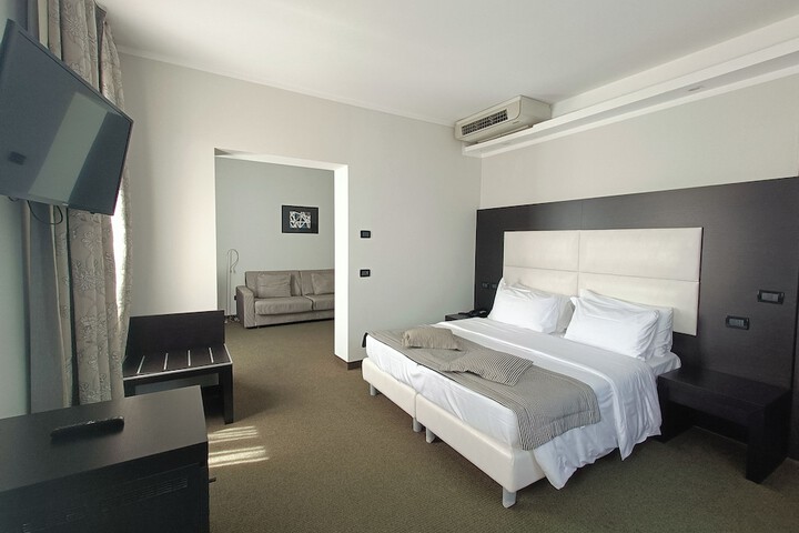 Room 21 of 49