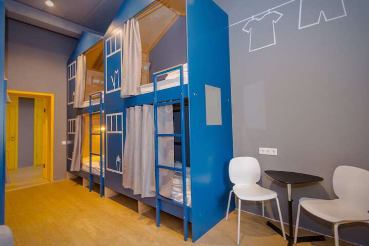 Room 33 of 48