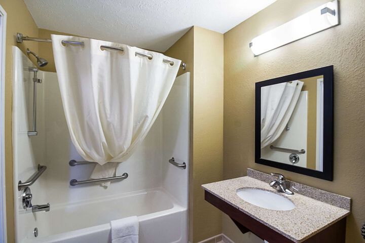 1 King Bed Suite (2 of 22)