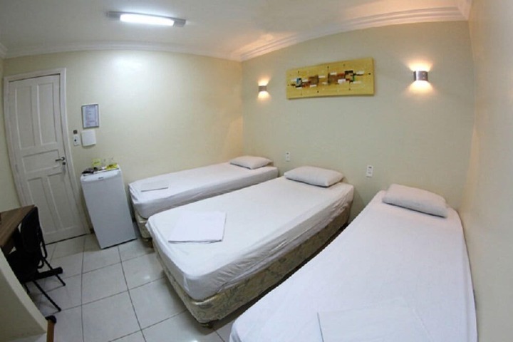 Room 8 of 16