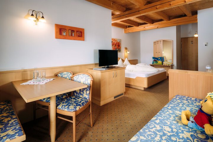 Room 48 of 98