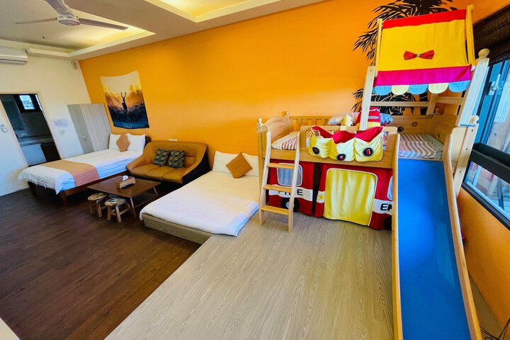 Room 15 of 38