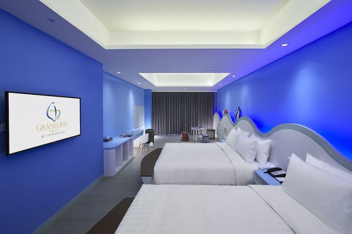 Room 9 of 120