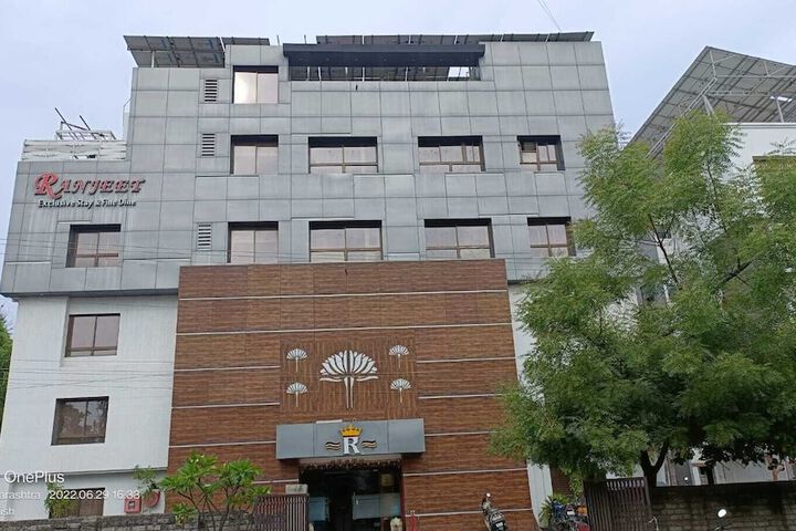 Hotel Ranjeet - Akola