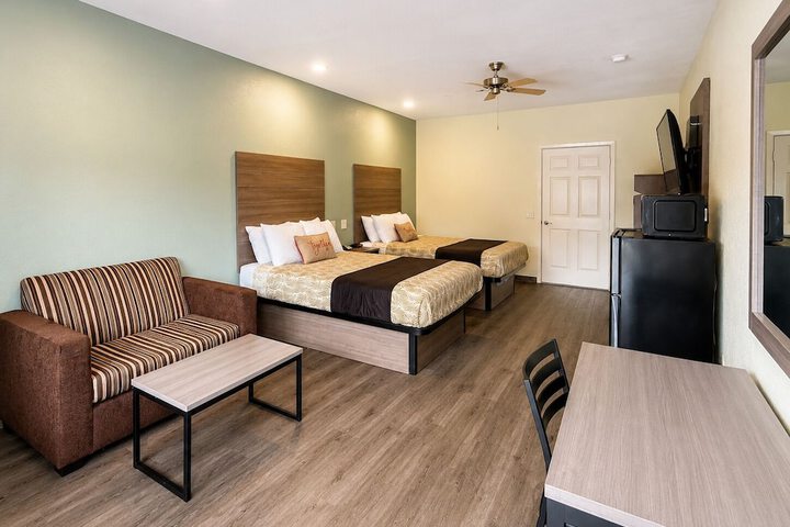 Room 4 of 24