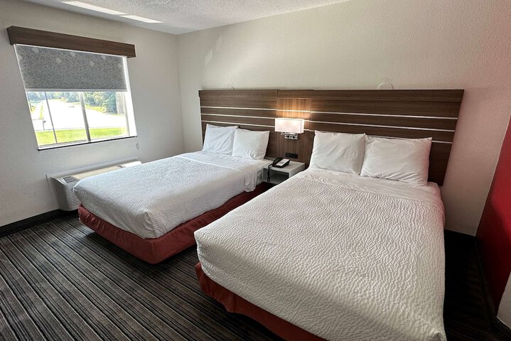 2 Double Beds (10 of 11)