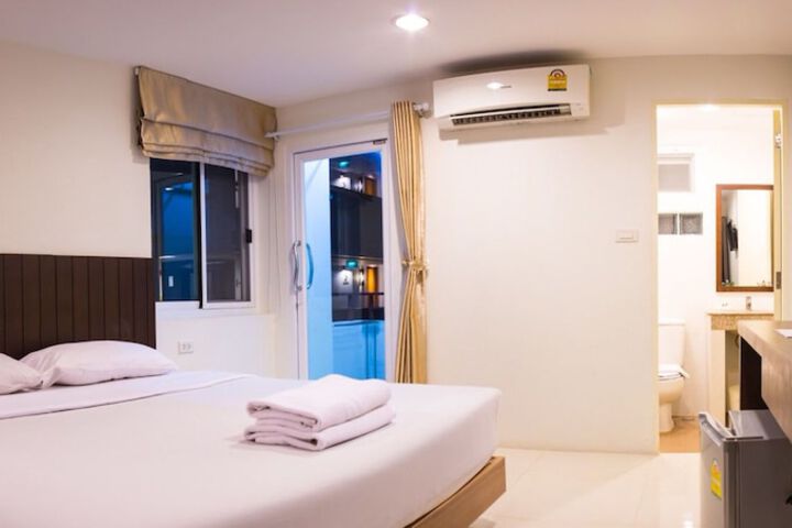 Room 15 of 40