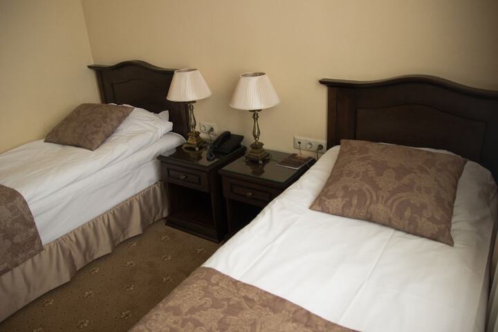 Room 6 of 37