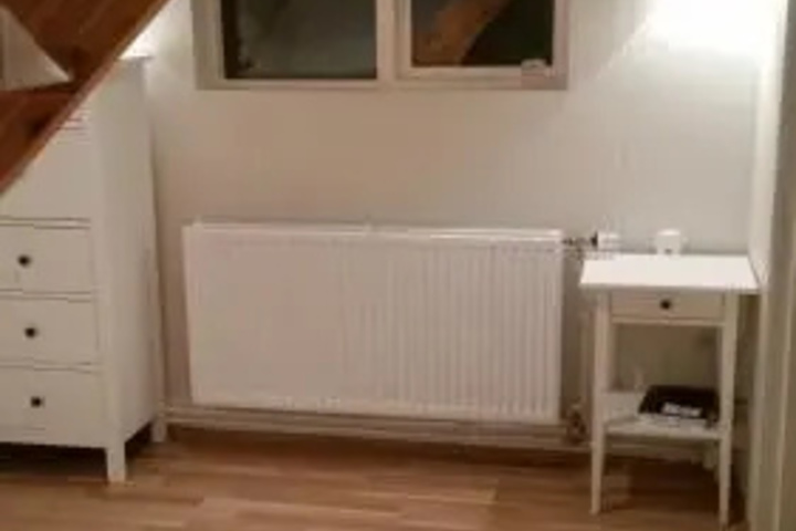 Room 4 of 5