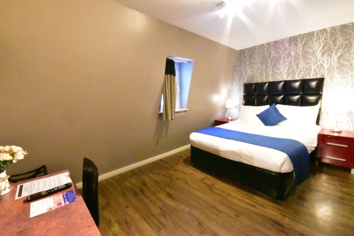 Room 84 of 182
