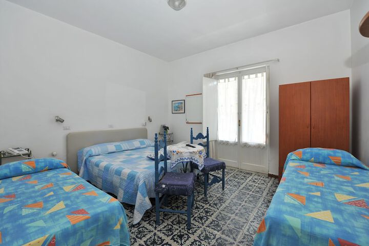 Room 4 of 21