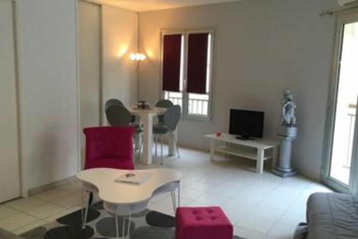Room 169 of 200