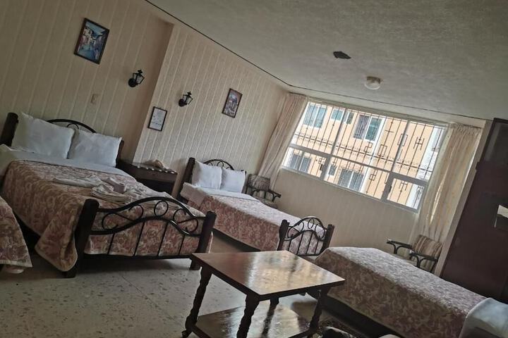 Room 8 of 12