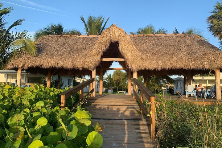Hotel Exterior 205 of 236