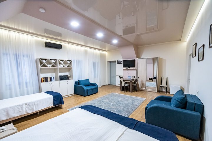 Room 25 of 134