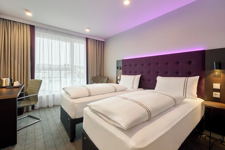 Room 9 of 45